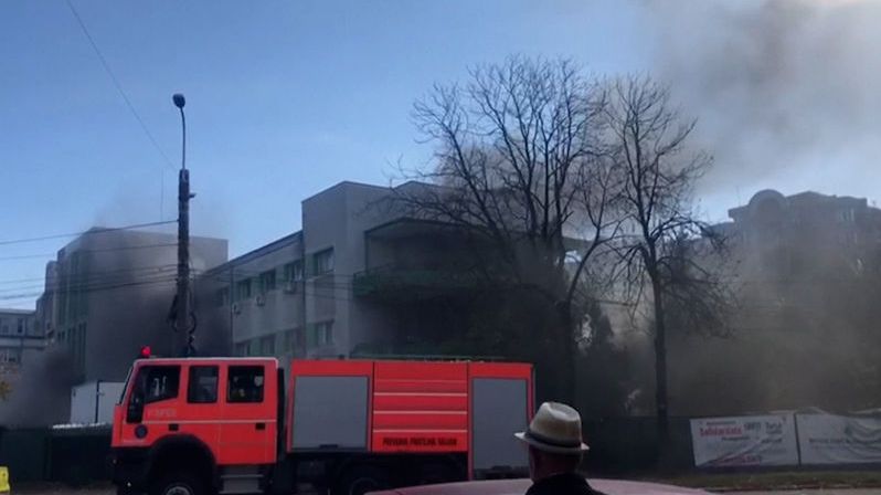 Při požáru covidové nemocnice v rumunské Konstanci zemřelo 9 lidí